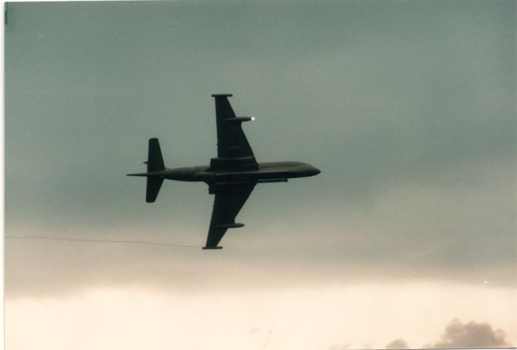 Hawker Siddeley Nimrod in flight near Manston, Kent, 1981. Photo: Les Chatfield / Wikimedia Commons (CC BY 2.0).