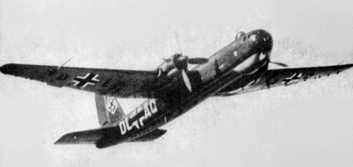 Heinkel He 177 in flight, 1942