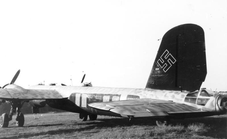 Heinkel He 177 Greif with ground crew
