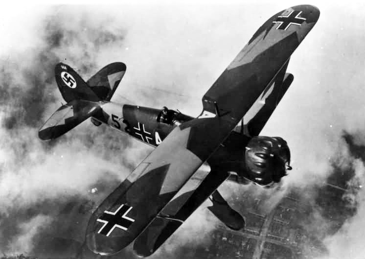 Henschel Hs 123 in flight. Photo: public domain.