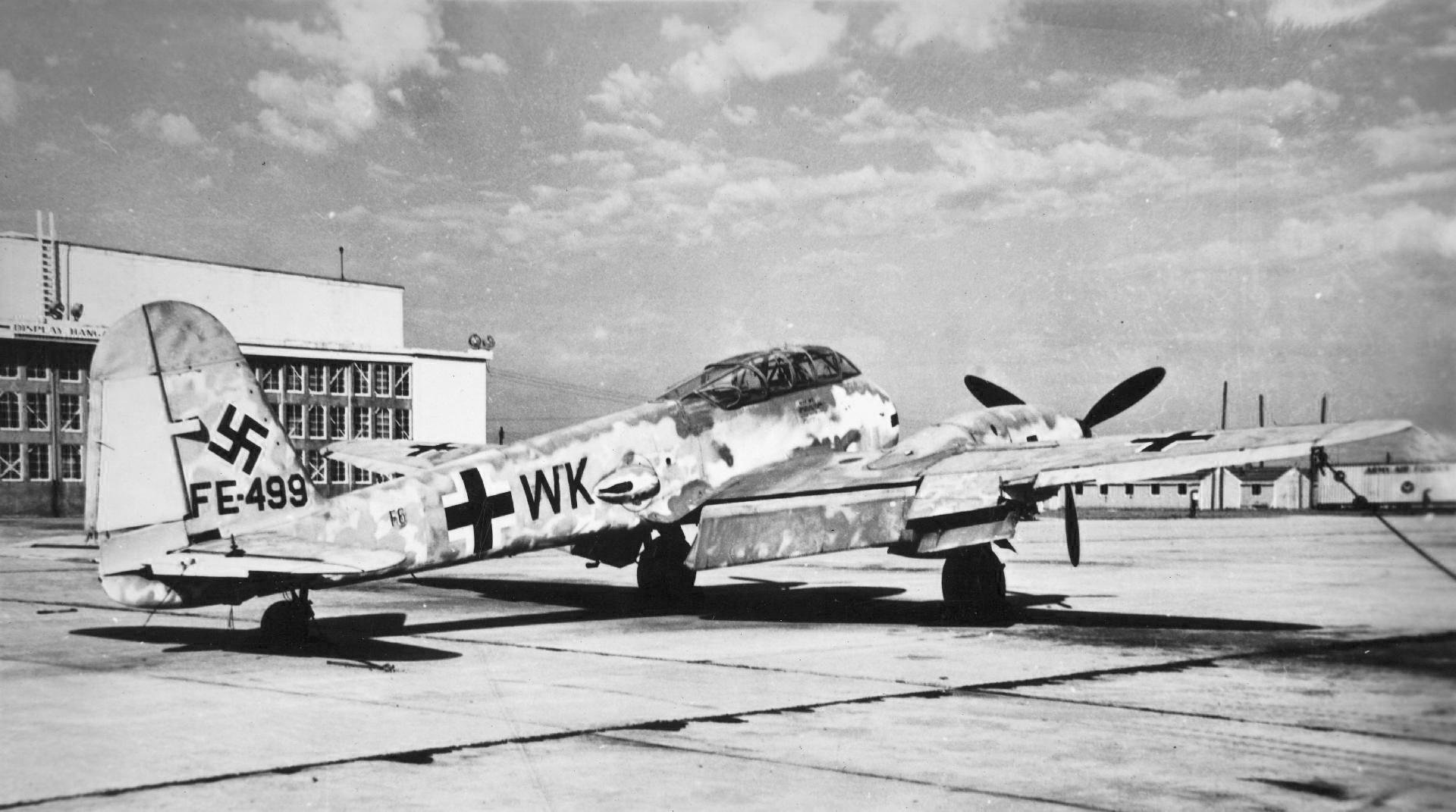 A Messerschmitt Me 410 Hornisse twin-engine heavy fighter in wartime service