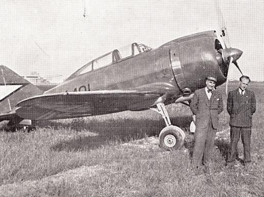 Antonio Alessio and Roberto Longhi, designers of the Reggiane Re.2000, photographed near an aircraft before the war