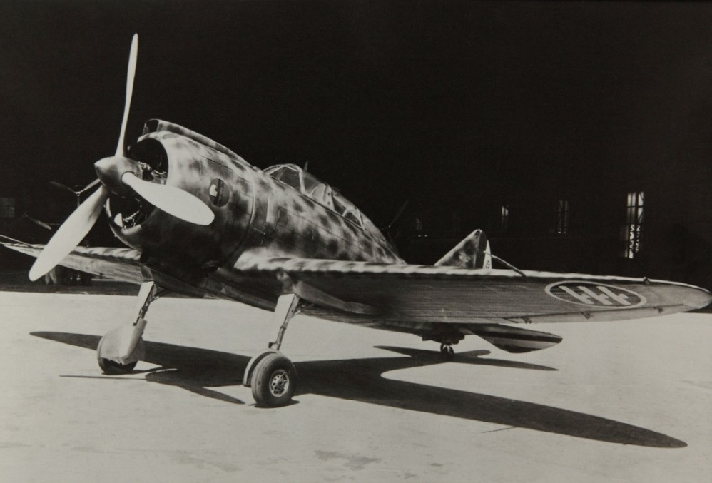 Archive image of a Reggiane Re.2000 from the San Diego Air & Space Museum collection. Public domain / Wiki