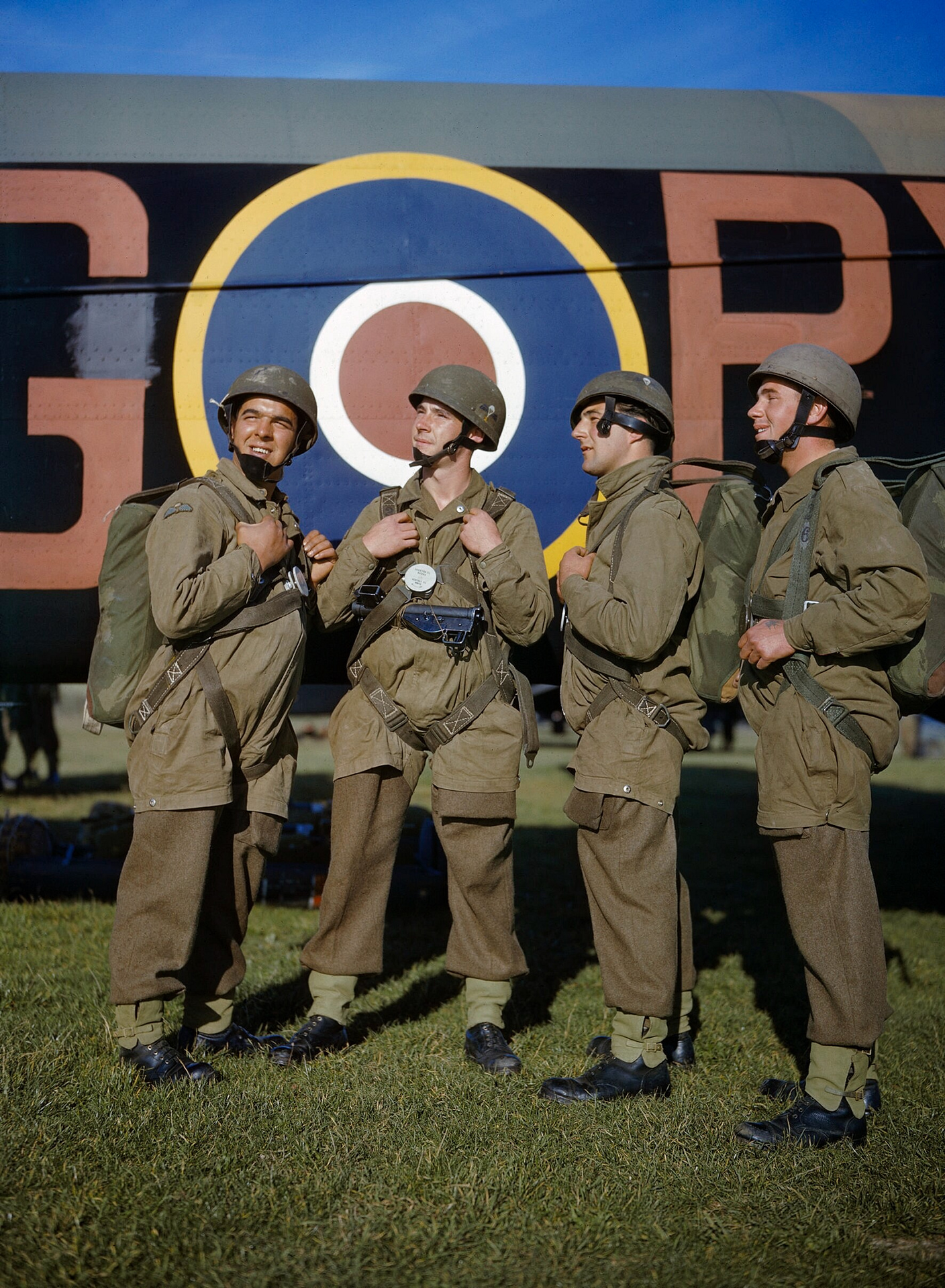 Paratroops boarding a No. 295 Squadron Whitley, Netheravon, October 1942