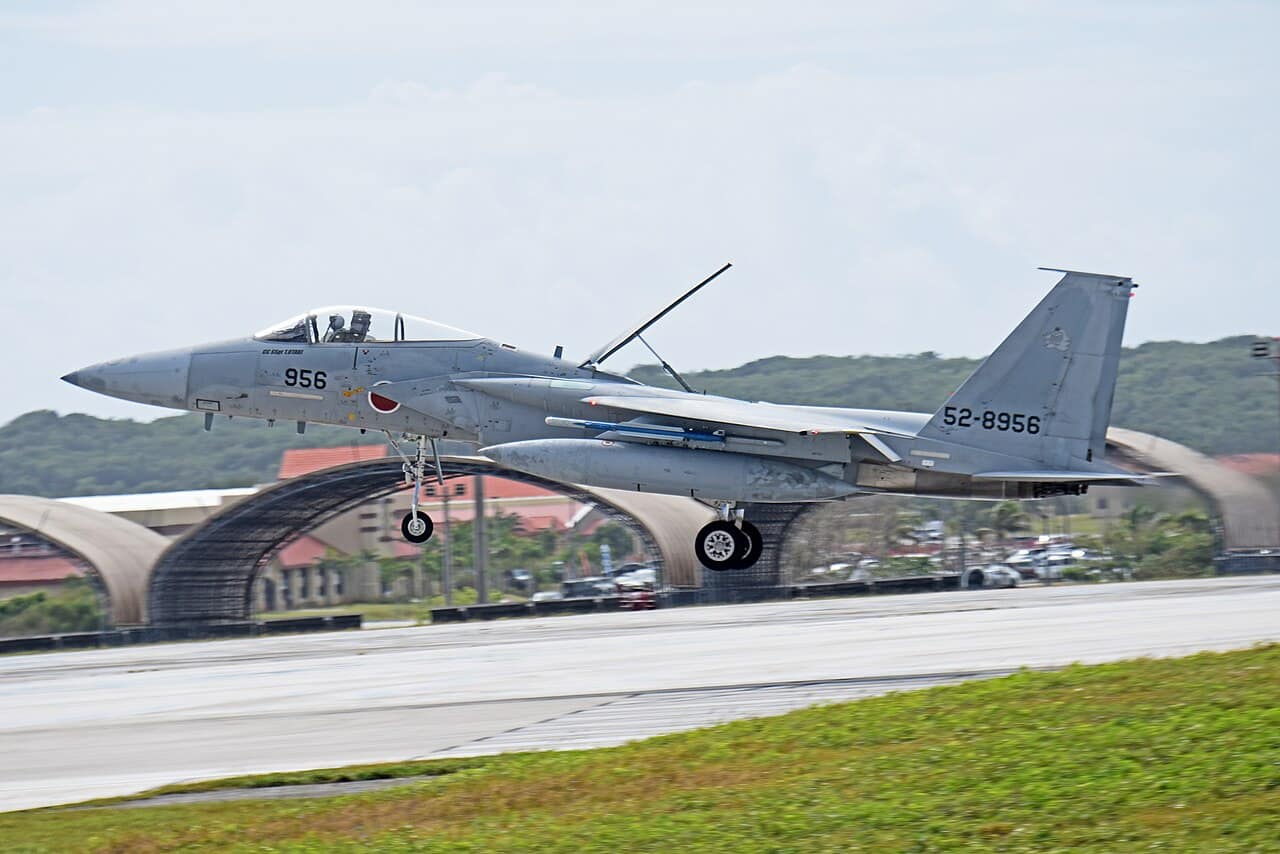 A Japan Air Self-Defense Force F-15J Eagle, the type involved in the Naha runway incident