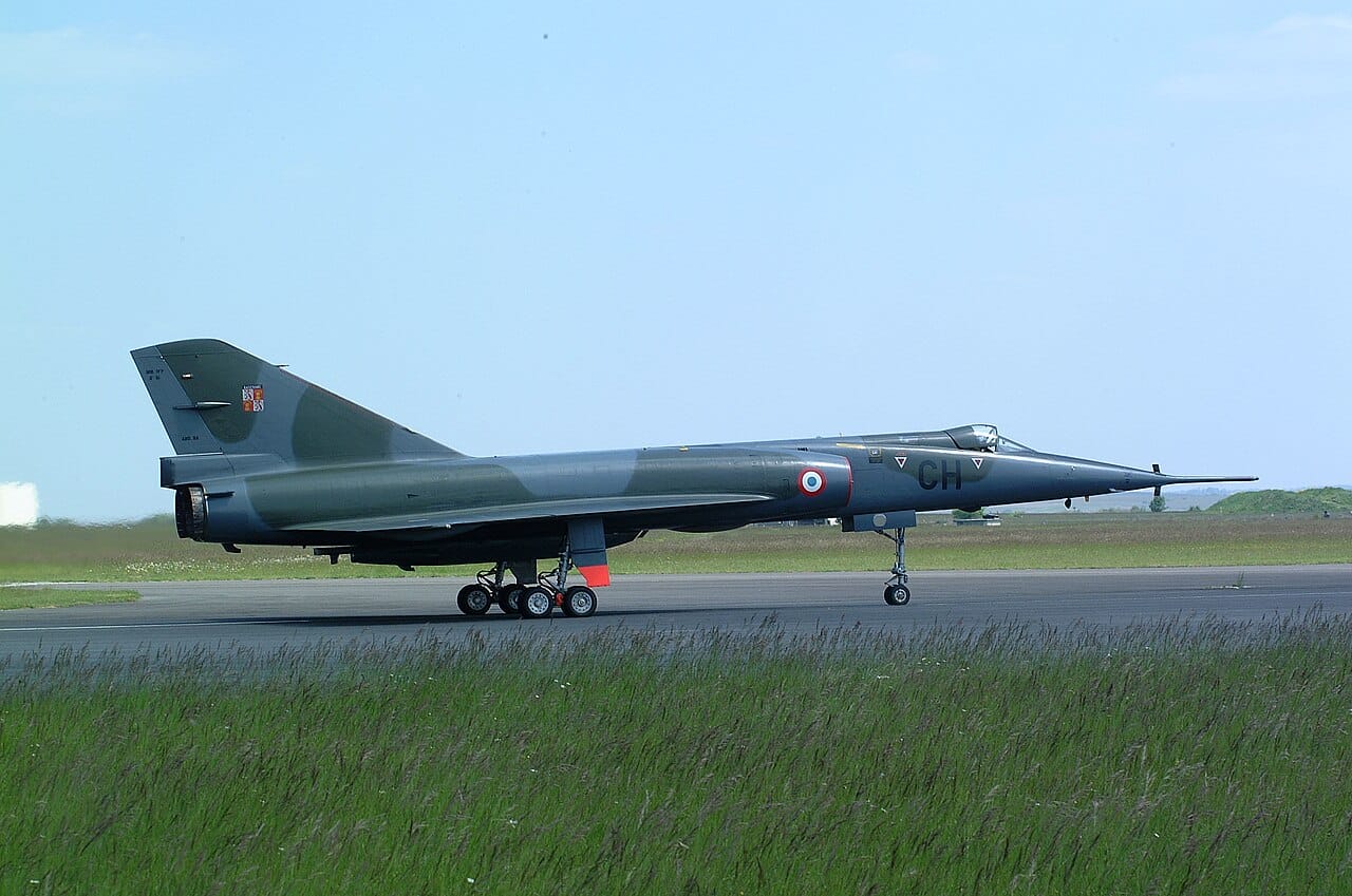 dassault-mirage-iv-french-nuclear-bomber-inflight