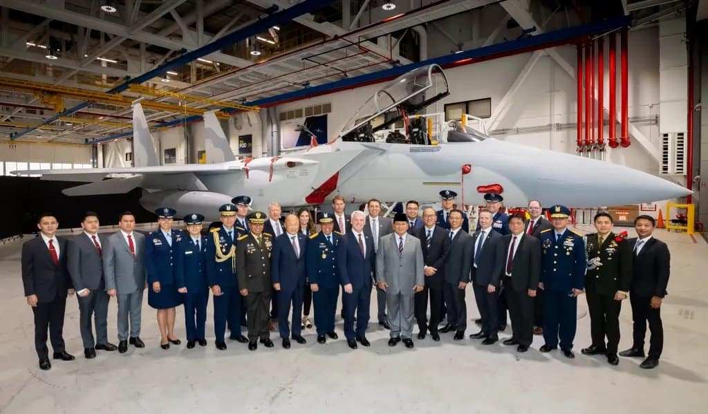 International delegation visiting Boeing F-15 production facilities in St Louis