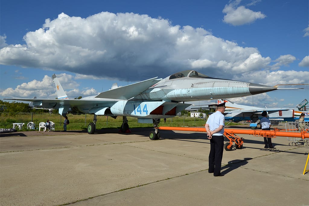 MiG 1.44 canard-delta layout