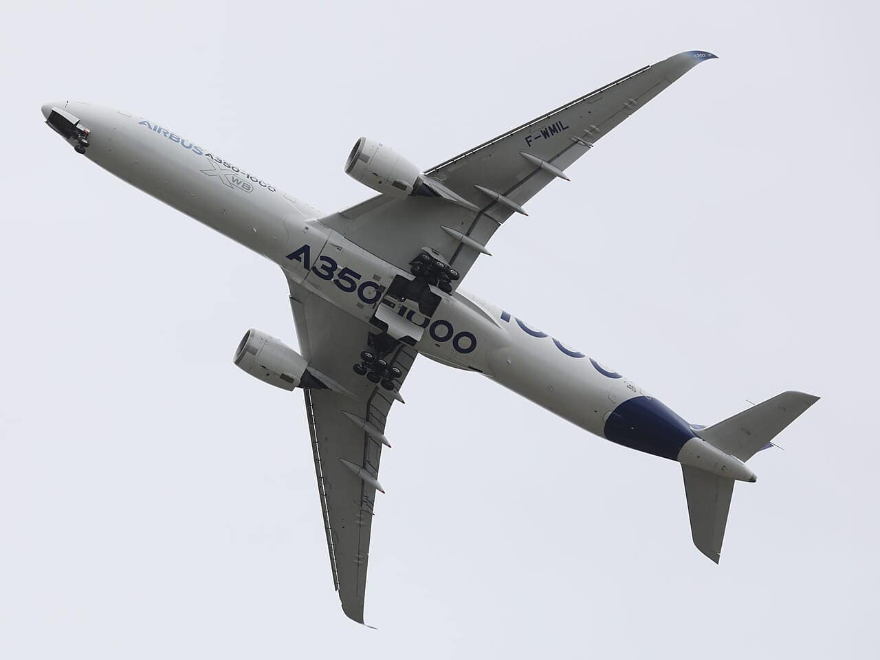 Airbus A350-1000 in flight