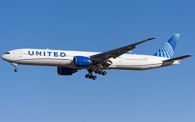 United Becomes the First US Airline to Fly to the Camino