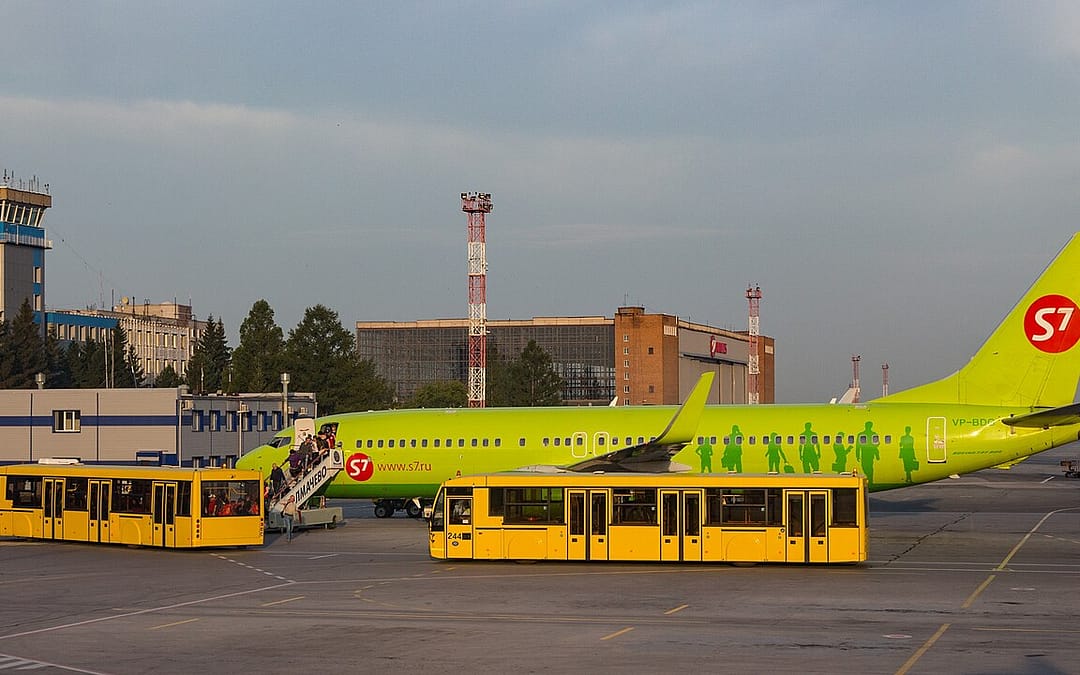 S7’s Boeing 737 Slides Into Siberian Mud — Days After Banning Co-Pilots From Landing