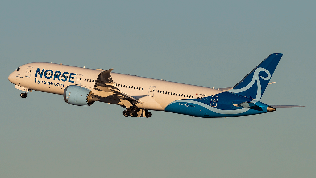 Norse Atlantic Boeing 787-9 climbing after departure from JFK