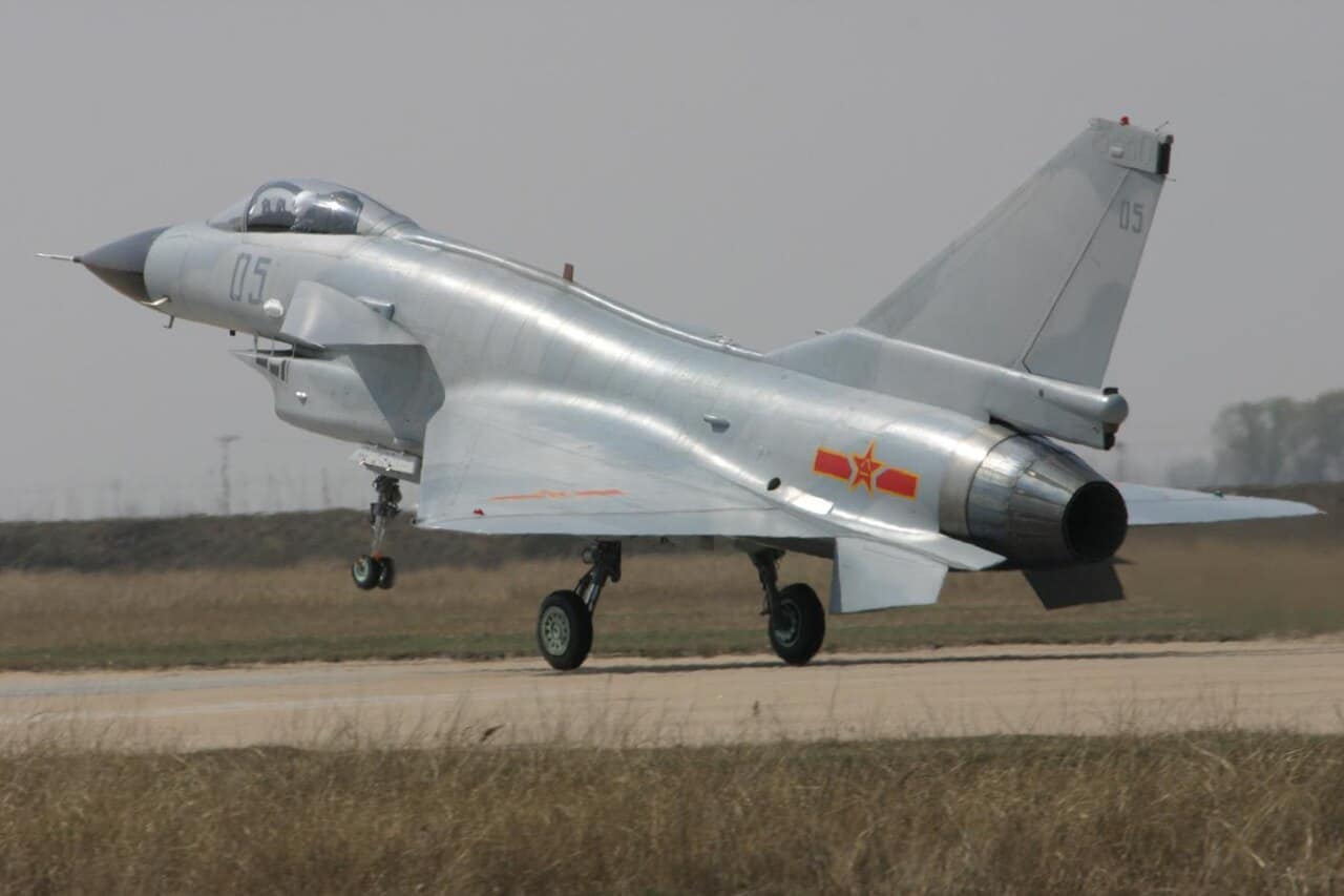 Chengdu J-10 fighter Chengdu J-10 multirole fighter in flight