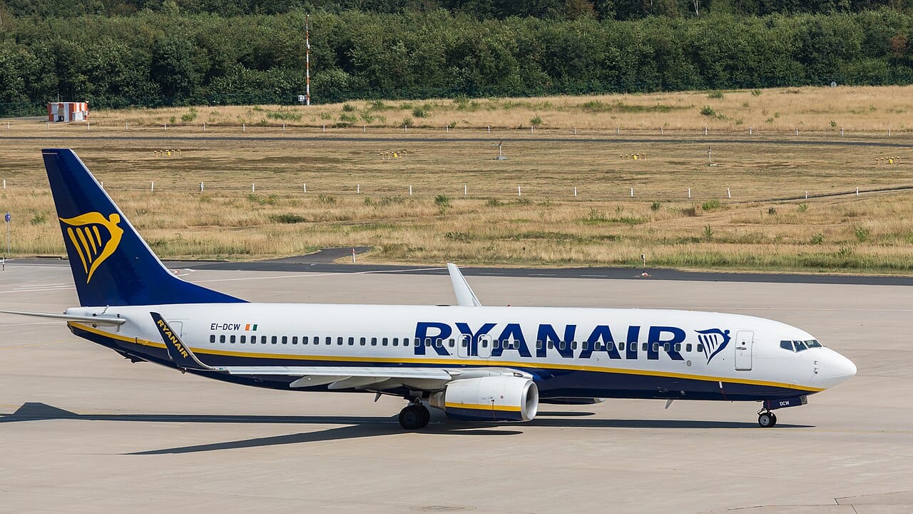Ryanair Boeing 737-800 at Cologne Bonn Airport Ryanair Boeing 737-800 at Cologne/Bonn