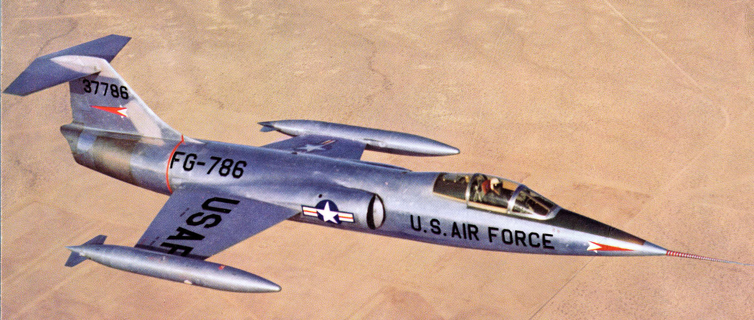 Lockheed F-104 Starfighter, the missile with a man in it, in flight