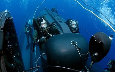 Navy SEALs in Mini-Subs Will Now Hunt With Robot Drones Underwater