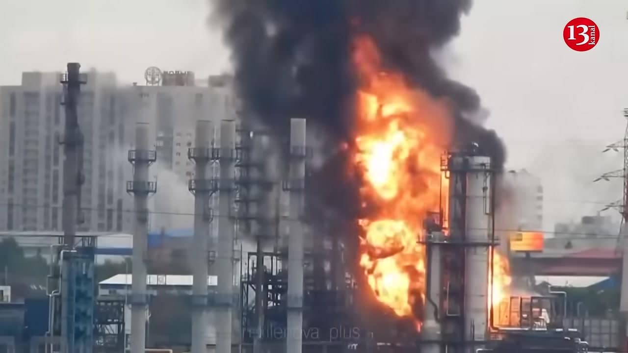 Moscow oil refinery fire after Ukrainian drone strike barrage June 2026