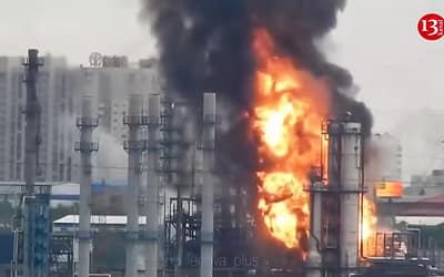 Ukraine Strikes Moscow Refinery in 137-Drone Barrage as Russia’s Fuel Crisis Hits 21-Year Low