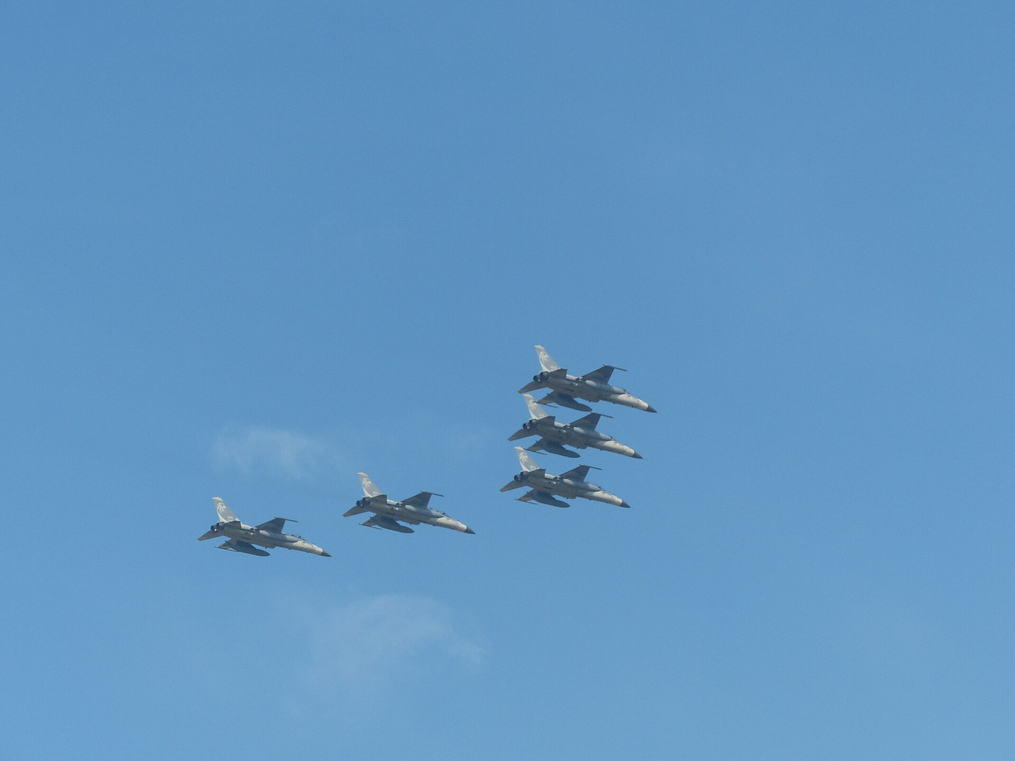 Five ROCAF F-CK-1 Ching-Kuos in a flypast formation. Photo: Xuanshisheng / Wikimedia Commons (CC0).