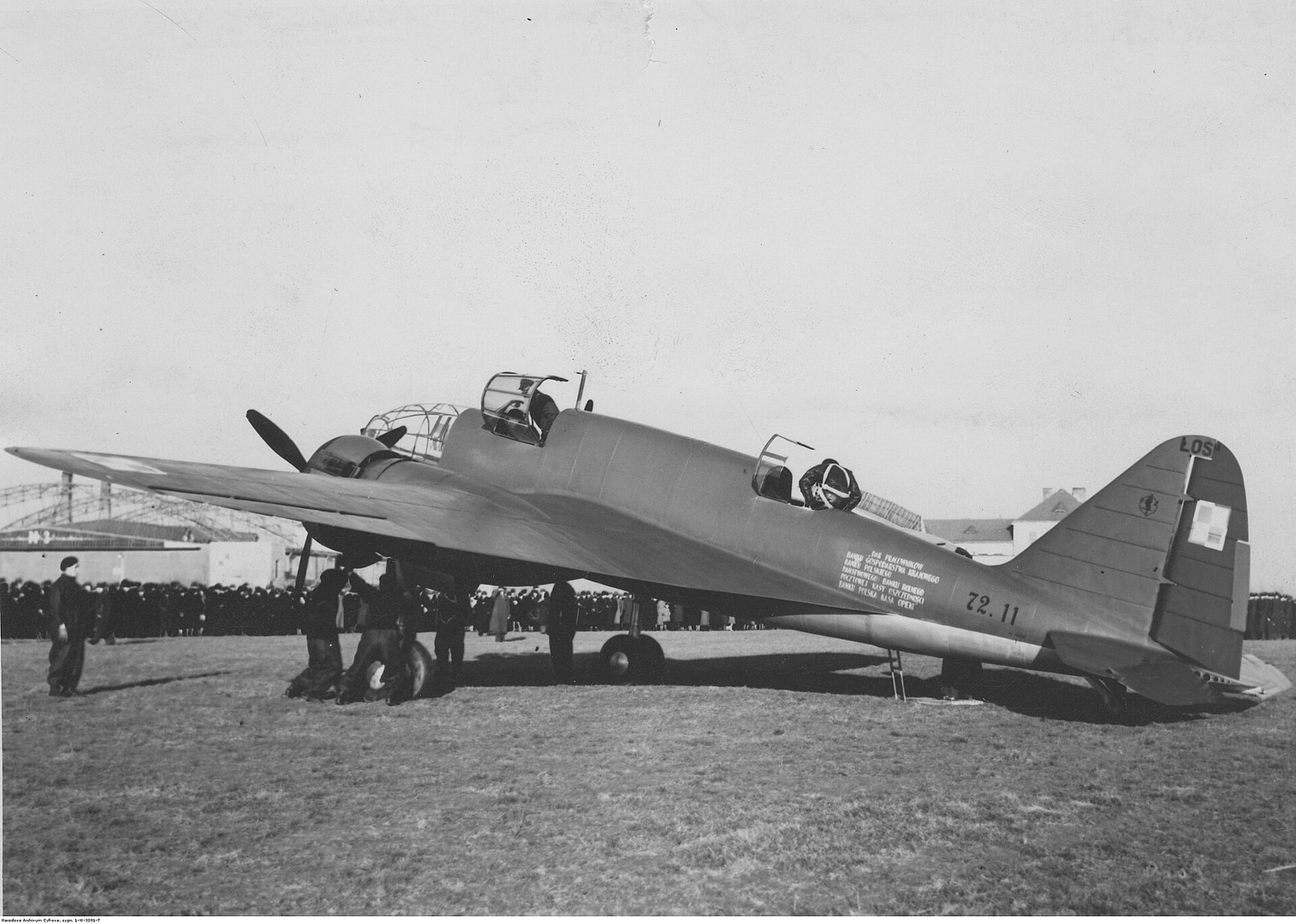 An early single-tailed PZL.37A Łoś
