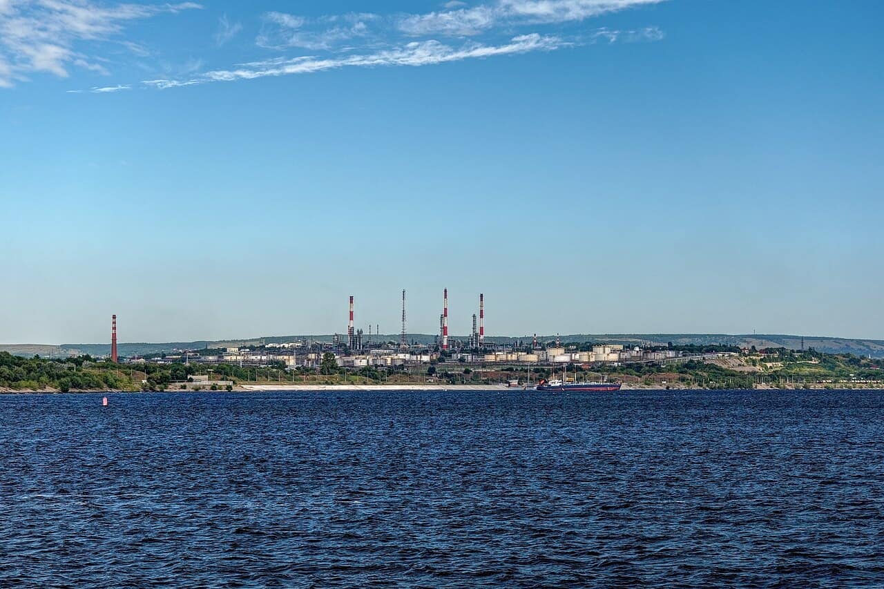 A Russian oil refinery on the Volga, of the type targeted by Ukrainian long-range drones