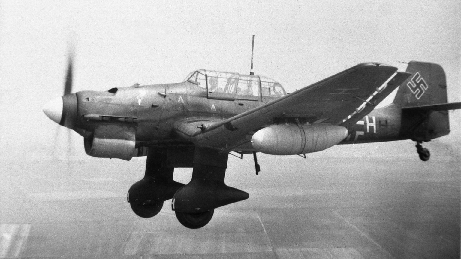 Junkers Ju 87 Stuka dive bombers in flight