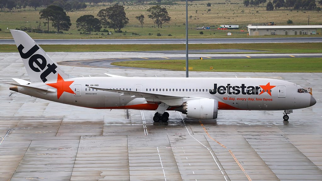 Jetstar Boeing 787-8 at Melbourne