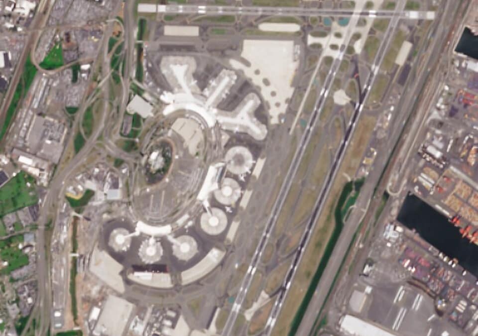 United Passenger’s Viral Deplaning Meltdown Backfires