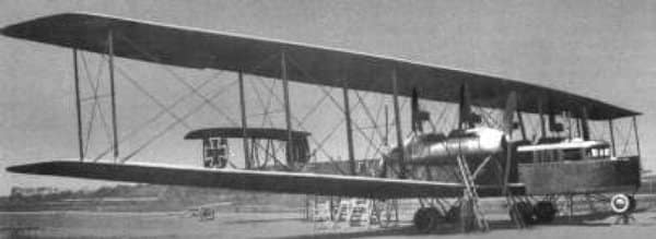 Zeppelin-Staaken R.VI on the ground