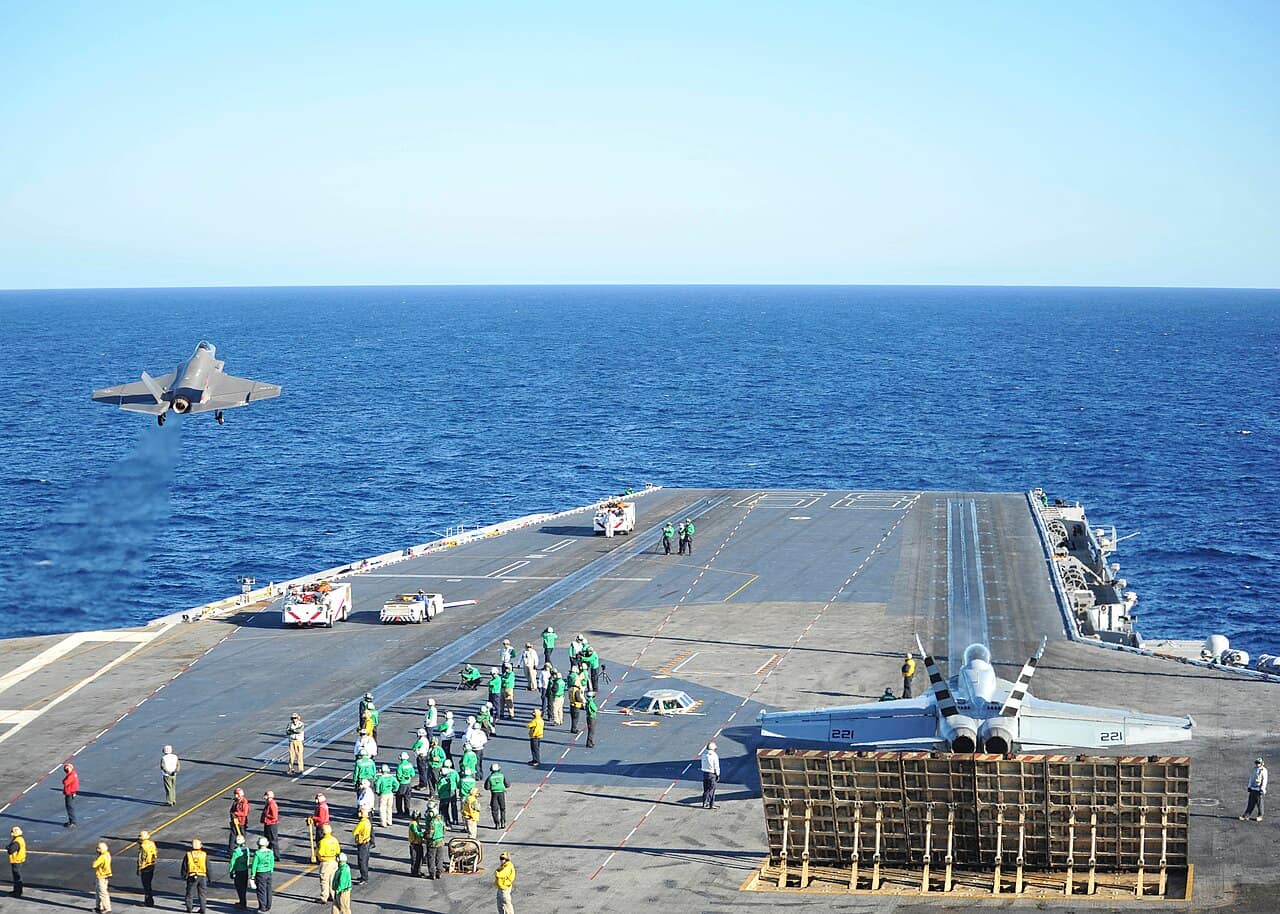 f-35c-lightning-ii-first-carrier-launch-us-navy