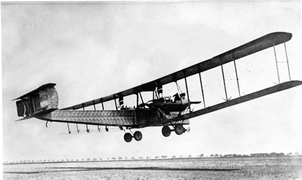 Zeppelin-Staaken R.VI The Zeppelin-Staaken R.VI, a WWI giant bomber that raided London