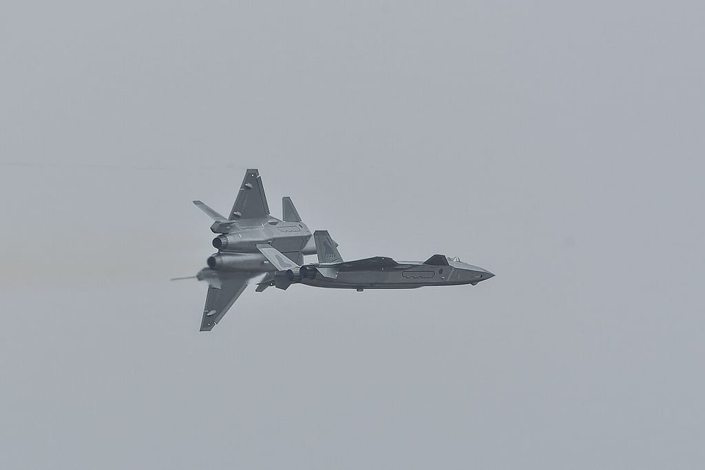 Chengdu J-20 fifth-generation fighters in formation
