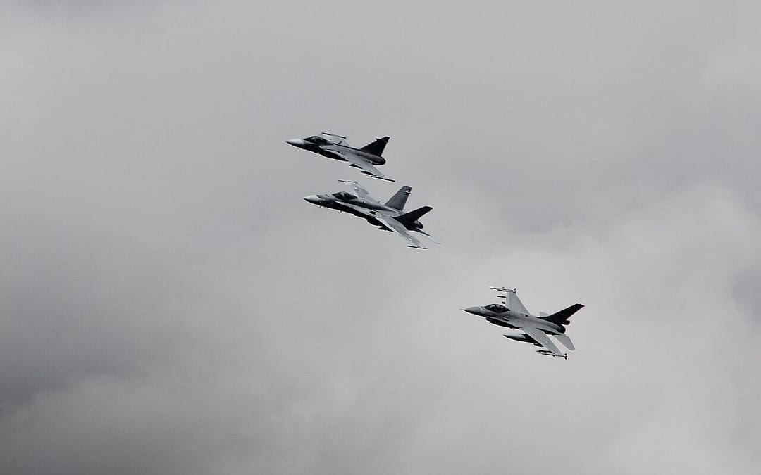 Flying a jet alone vs in groups