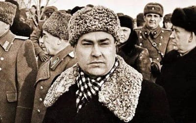 The Pilot Who Crawled 18 Days Through Snow — Then Flew Again On Prosthetics